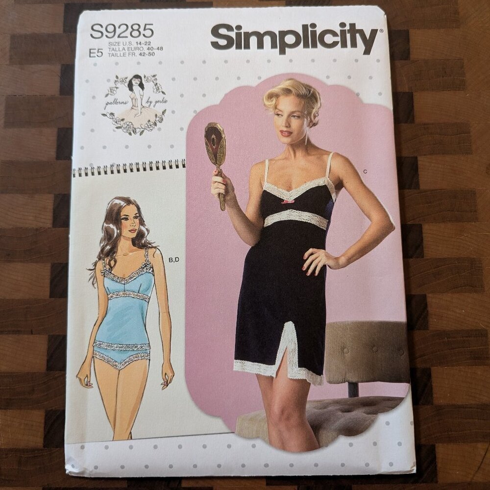 Simplicity 9285 - Uncut - Patterns by Gertie - Sizes 14-22